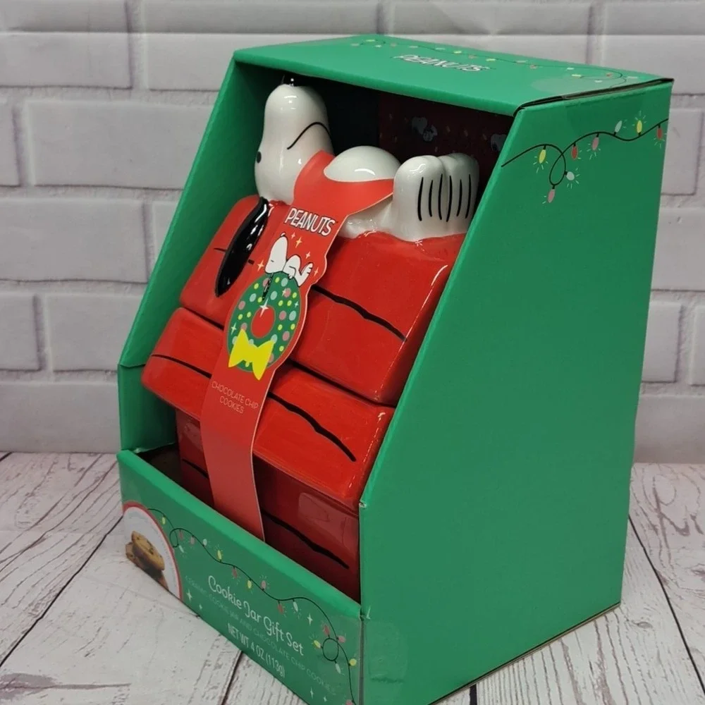 Peanuts Snoopy Doghouse Cookie Jar Gift Set, Ceramic W/Cookies